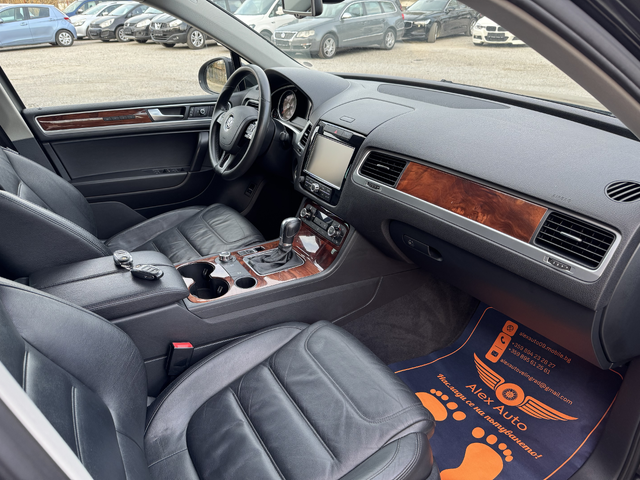 VW Touareg 3.0TDI-239кс/АВТОМАТ/4x4/LED/NAVI/ЛИЗИНГ - автомобили, коли, обяви за нови и употребявани 8