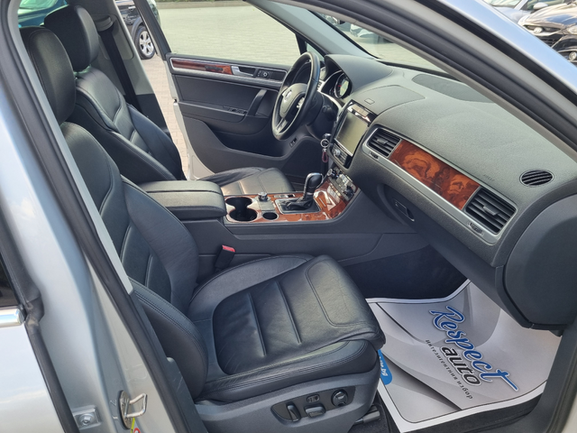VW Touareg 3.0TDi-8 СКОРОСТИ * ОБСЛУЖЕН* ТОП СЪСТОЯНИЕ! - автомобили, коли, обяви за нови и употребявани 10