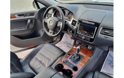 VW Touareg 3.0TDi-8 СКОРОСТИ * ОБСЛУЖЕН* ТОП СЪСТОЯНИЕ! - автомобили, коли, обяви за нови и употребявани 11