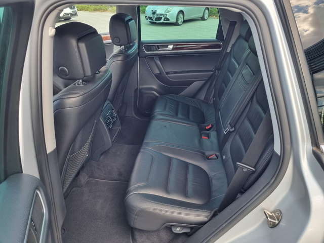 VW Touareg 3.0TDi-8 СКОРОСТИ * ОБСЛУЖЕН* ТОП СЪСТОЯНИЕ! - автомобили, коли, обяви за нови и употребявани 8