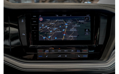 VW Touareg 3.0TDI/Elegance/4Motion/Lane Assist/F1/Isofix - автомобили, коли, обяви за нови и употребявани 10