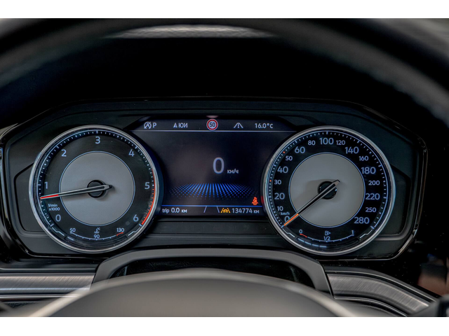 VW Touareg 3.0TDI/Elegance/4Motion/Lane Assist/F1/Isofix - автомобили, коли, обяви за нови и употребявани 14