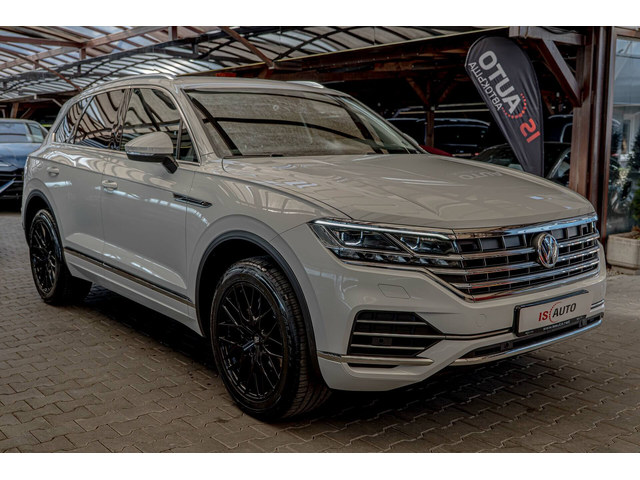 VW Touareg 3.0TDI/Elegance/4Motion/Lane Assist/F1/Isofix - автомобили, коли, обяви за нови и употребявани 1