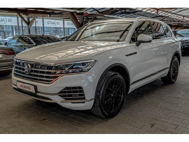 VW Touareg 3.0TDI/Elegance/4Motion/Lane Assist/F1/Isofix - автомобили, коли, обяви за нови и употребявани 2