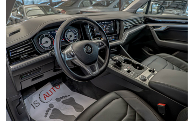 VW Touareg 3.0TDI/Elegance/4Motion/Lane Assist/F1/Isofix - автомобили, коли, обяви за нови и употребявани 6
