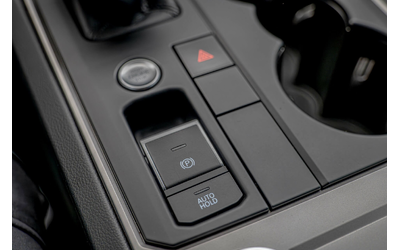 VW Touareg 3.0TDI/Elegance/4Motion/Lane Assist/F1/Isofix - автомобили, коли, обяви за нови и употребявани 9