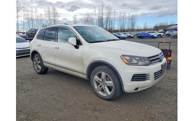 vw-touareg-3-6l-6-all-wheel-drive - 3