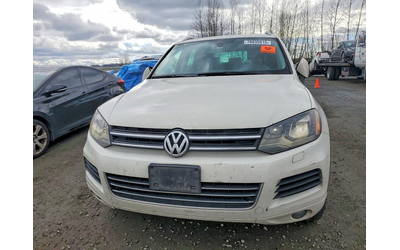 vw-touareg-3-6l-6-all-wheel-drive - 4