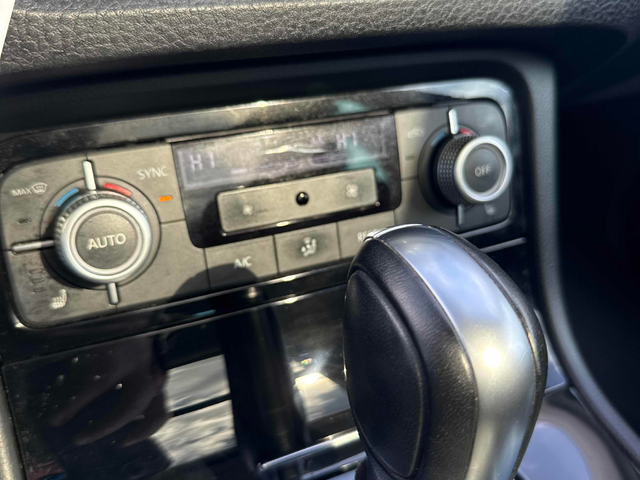 VW TOUAREG 3.6L 6cyl AWD - автомобили, коли, обяви за нови и употребявани 9