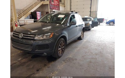 vw-touareg-3-6l-v-6-di-dohc-vvt-280hp-all-wheel-drive - 1