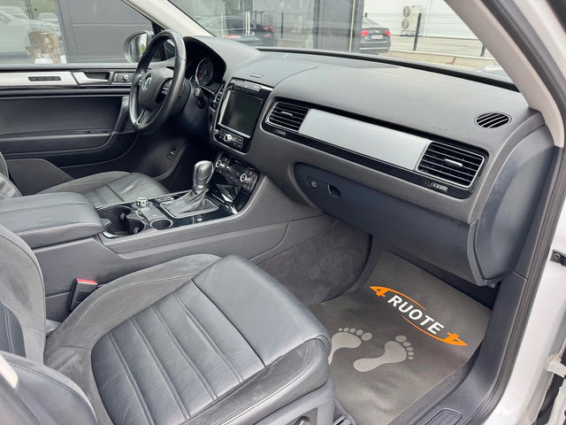VW Touareg 3.0TDi Подгрев/Панорама - автомобили, коли, обяви за нови и употребявани 9