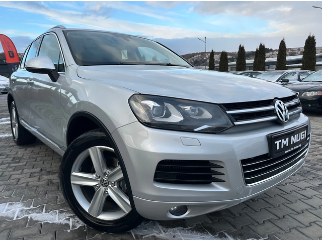VW Touareg 3.0TDI* 239kc* BLUEMOTION* NAVI* LED* TOP* - автомобили, коли, обяви за нови и употребявани 1