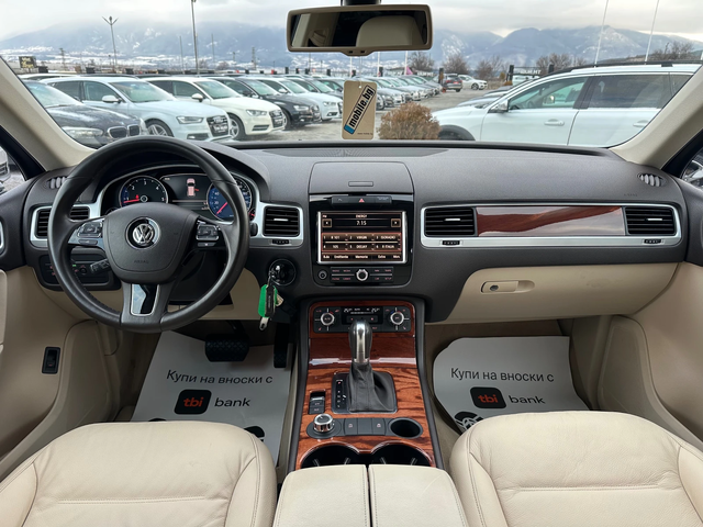 VW Touareg 3.0TDI* 239kc* BLUEMOTION* NAVI* LED* TOP* - автомобили, коли, обяви за нови и употребявани 7