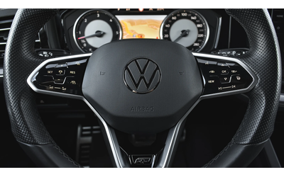 VW Touareg R-Line 3.0 TDI V6 4Motion Tiptronic - автомобили, коли, обяви за нови и употребявани 8