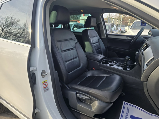 VW Touareg 3.0TDI 245к.с 4х4 Топ състояние - автомобили, коли, обяви за нови и употребявани 11