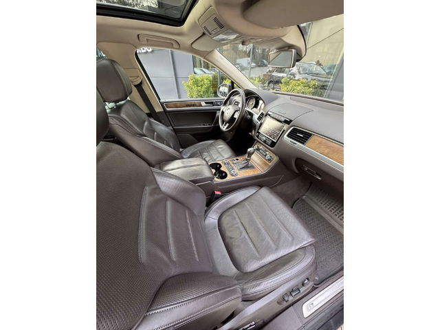 VW Touareg R-LINE - автомобили, коли, обяви за нови и употребявани 11