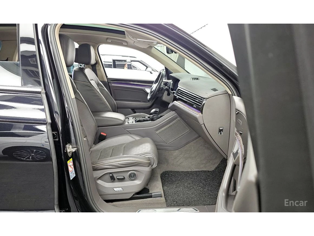 VW Touareg * КОЖА* ПОДГРЕВ* NAVI* PANORAMA* LED* - автомобили, коли, обяви за нови и употребявани 9