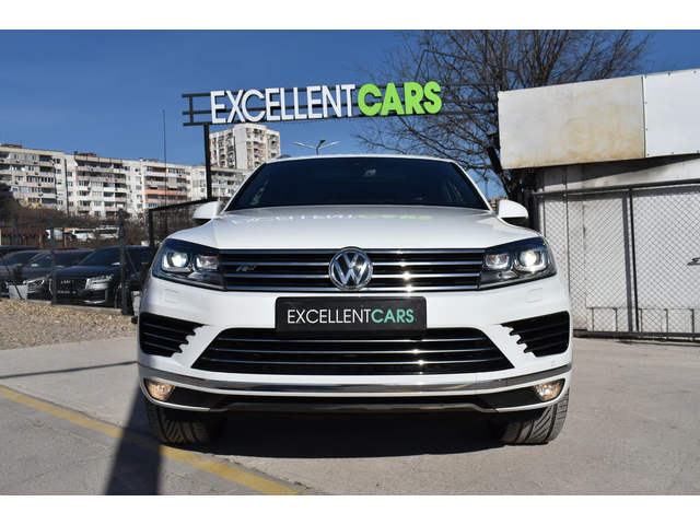 VW Touareg 3.0TDI* R-LINE* PANORAMA - автомобили, коли, обяви за нови и употребявани 5