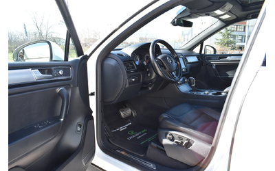 VW Touareg 3.0TDI* R-LINE* PANORAMA - автомобили, коли, обяви за нови и употребявани 6