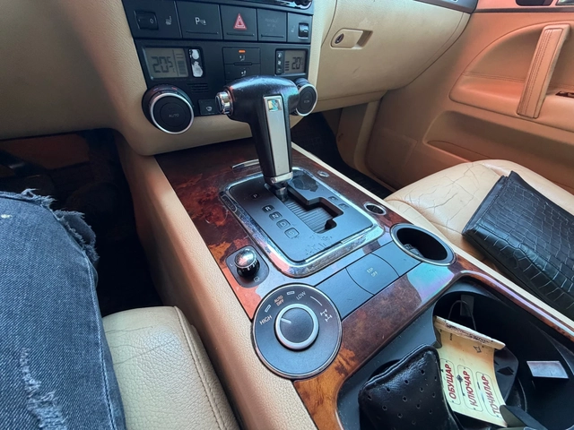 VW Touareg 3.0D* АВТОМАТИК* КОЖА* НА* ПРУЖИНИ* Обслужен - автомобили, коли, обяви за нови и употребявани 12