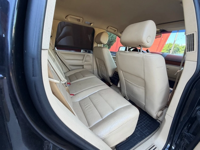 VW Touareg 3.0D* АВТОМАТИК* КОЖА* НА* ПРУЖИНИ* Обслужен - автомобили, коли, обяви за нови и употребявани 7