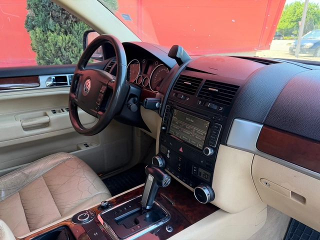 VW Touareg 3.0D* АВТОМАТИК* КОЖА* НА* ПРУЖИНИ* Обслужен - автомобили, коли, обяви за нови и употребявани 9