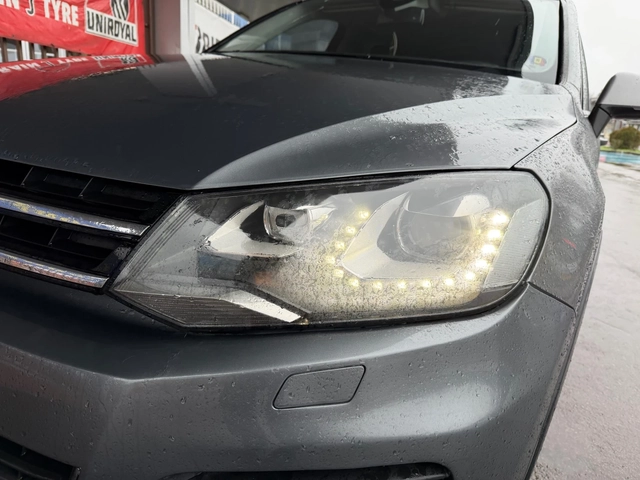 VW Touareg 3.0D* На* Пружини* LED - автомобили, коли, обяви за нови и употребявани 2