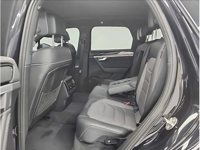VW Touareg 3.0 V6 TDI / R-lline / 360 КАМЕРИ / ПАНОРАМА /FULL - автомобили, коли, обяви за нови и употребявани 11