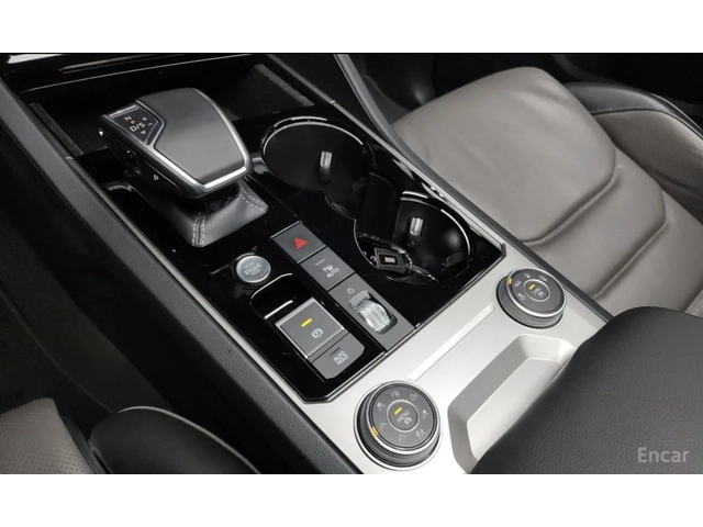 VW Touareg 4.0 V8 TDI / R-line / 360 КАМЕРИ / ПАНОРАМА / FULL - автомобили, коли, обяви за нови и употребявани 11