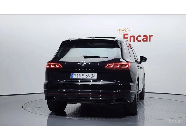 VW Touareg 4.0 V8 TDI / R-line / 360 КАМЕРИ / ПАНОРАМА / FULL - автомобили, коли, обяви за нови и употребявани 3