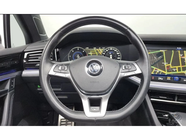 VW Touareg 4.0 V8 TDI / R-line / 360 КАМЕРИ / ПАНОРАМА / FULL - автомобили, коли, обяви за нови и употребявани 7