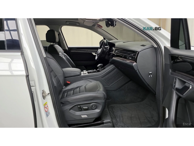 VW Touareg Premium* 3.0TDI* ПОДГРЕВ* ОБДУХ* ДИСТРОНИК* МАСАЖИ - автомобили, коли, обяви за нови и употребявани 8