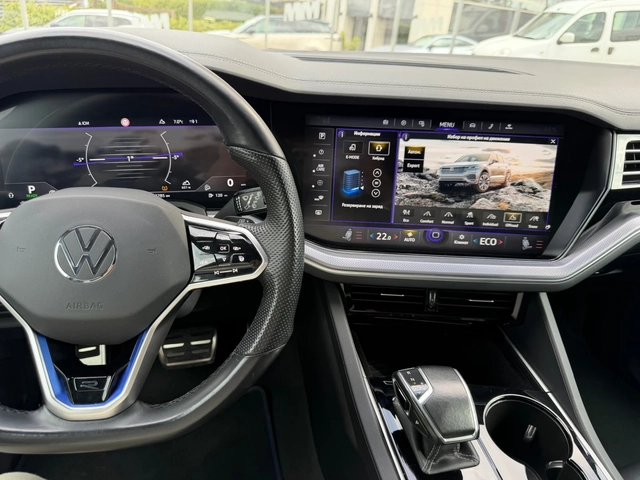VW Touareg ГАРАНЦИЯ Hybrid R-Line 462 Black Edition Panorama - автомобили, коли, обяви за нови и употребявани 11