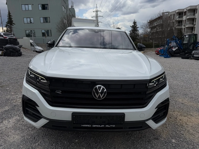 VW Touareg ГАРАНЦИЯ Hybrid R-Line 462 Black Edition Panorama - автомобили, коли, обяви за нови и употребявани 1