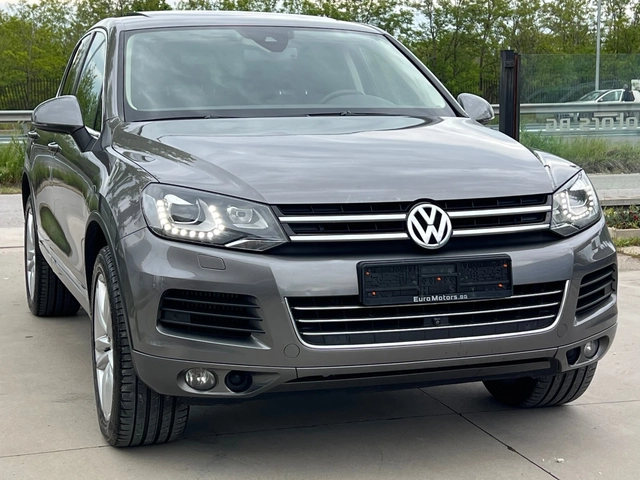 VW Touareg 3.0TDI, 4-MOTION, FULL SERVICE VW-KATO HOB, PANO, - автомобили, коли, обяви за нови и употребявани 2