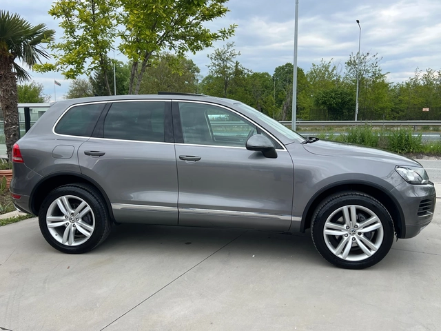 VW Touareg 3.0TDI, 4-MOTION, FULL SERVICE VW-KATO HOB, PANO, - автомобили, коли, обяви за нови и употребявани 3