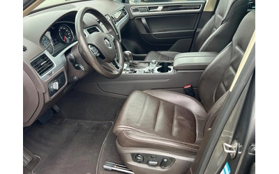 VW Touareg 3.0TDI, 4-MOTION, FULL SERVICE VW-KATO HOB, PANO, - автомобили, коли, обяви за нови и употребявани 7
