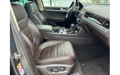 VW Touareg 3.0TDI, 4-MOTION, FULL SERVICE VW-KATO HOB, PANO, - автомобили, коли, обяви за нови и употребявани 9
