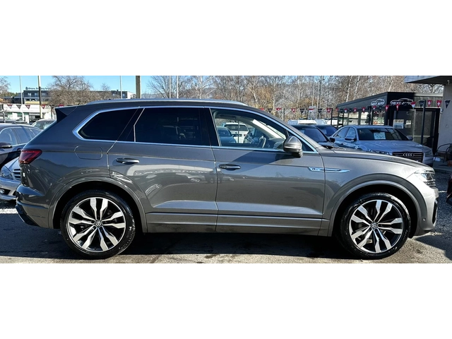 VW Touareg 3.0TDI 286HP R-LINE PANO CAM DISTRONIC EU6D-TEMP - автомобили, коли, обяви за нови и употребявани 3