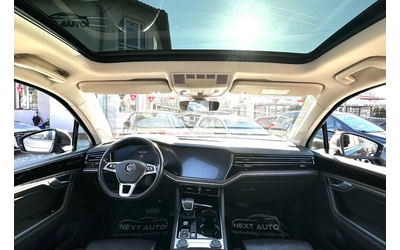 VW Touareg 3.0TDI 286HP R-LINE PANO CAM DISTRONIC EU6D-TEMP - автомобили, коли, обяви за нови и употребявани 8