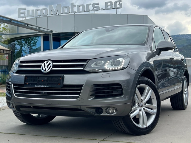 VW Touareg 3.0TDI, 4-MOTION, FULL SERVICE VW-KATO HOB, PANO, - автомобили, коли, обяви за нови и употребявани 0