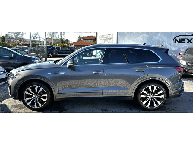VW Touareg 3.0TDI 286HP R-LINE PANO CAM DISTRONIC EU6D-TEMP - автомобили, коли, обяви за нови и употребявани 7