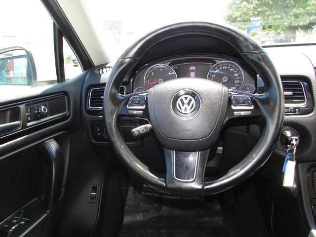 VW Touareg 3.0TDI EURO5B - автомобили, коли, обяви за нови и употребявани 10