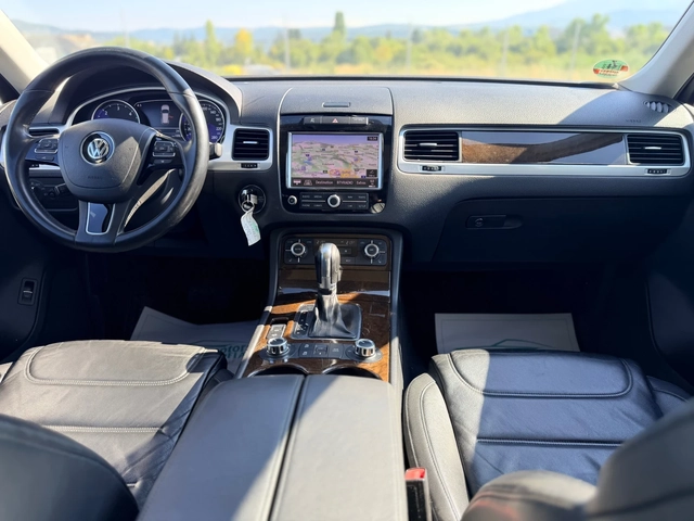 VW Touareg 3.0TDi-FULL-Лизинг през Уникредит - автомобили, коли, обяви за нови и употребявани 10