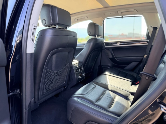 VW Touareg 3.0TDi-FULL-Лизинг през Уникредит - автомобили, коли, обяви за нови и употребявани 13