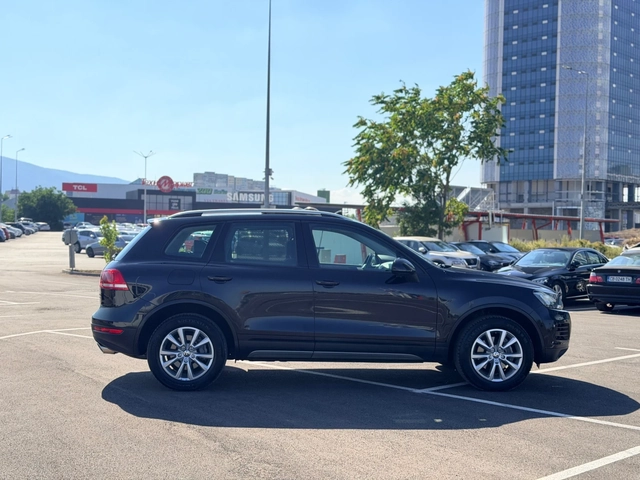 VW Touareg 3.0TDi-FULL-Лизинг през Уникредит - автомобили, коли, обяви за нови и употребявани 3