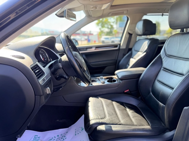 VW Touareg 3.0TDi-FULL-Лизинг през Уникредит - автомобили, коли, обяви за нови и употребявани 8