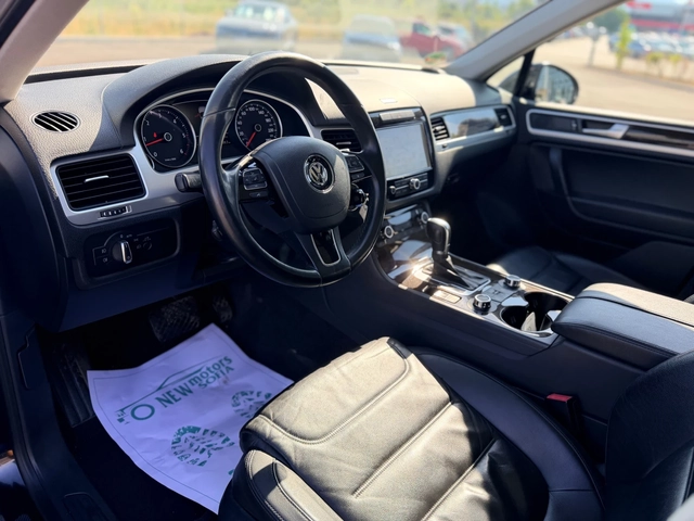 VW Touareg 3.0TDi-FULL-Лизинг през Уникредит - автомобили, коли, обяви за нови и употребявани 9