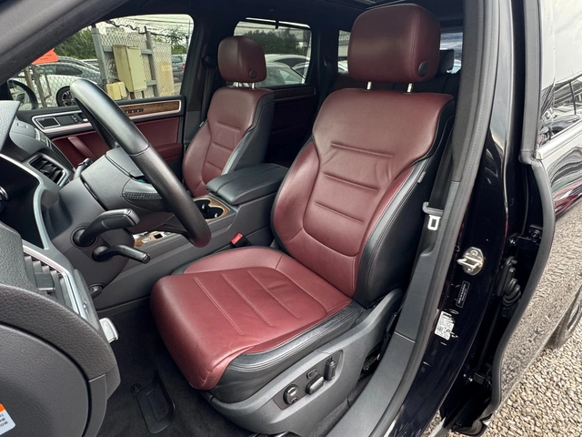 VW Touareg 3.0TDI 4motin ! Exclusive ! FaceLift ! - автомобили, коли, обяви за нови и употребявани 6