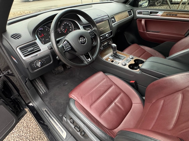 VW Touareg 3.0TDI 4motin ! Exclusive ! FaceLift ! - автомобили, коли, обяви за нови и употребявани 7